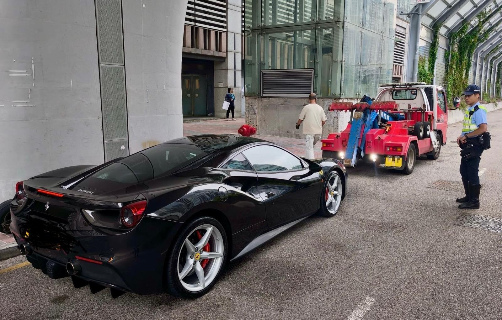 警油尖打擊違泊拘2司機,首9個月發逾15萬張牛肉乾罰款近5000萬。(警方圖片)