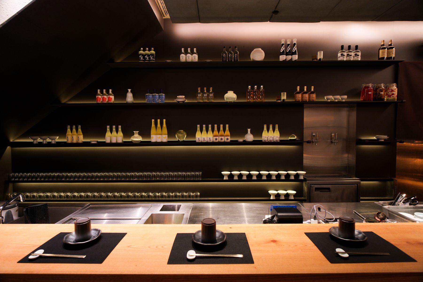 餐廳供應60款傳統手工韓國酒品,配對韓食。