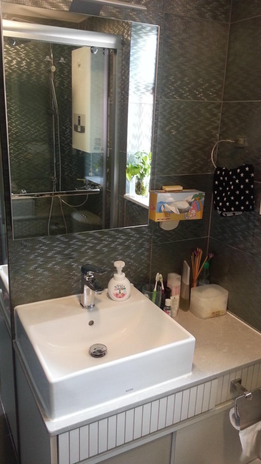 單位為套三房間隔,浴室裝修企理。(代理提供)