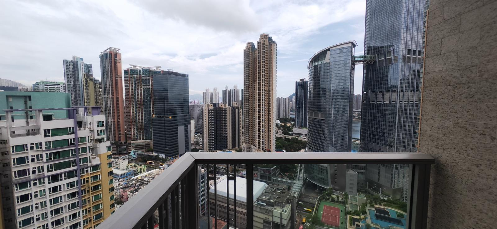 露台景觀為內園及遠樓景。(代理提供)