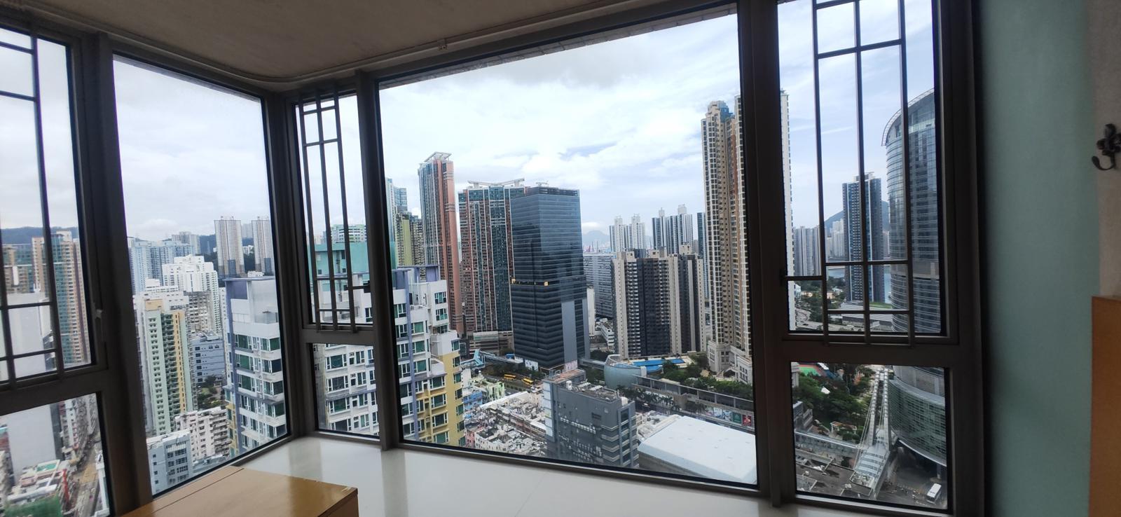 主人房設有90度大窗,景觀開揚。(代理提供)