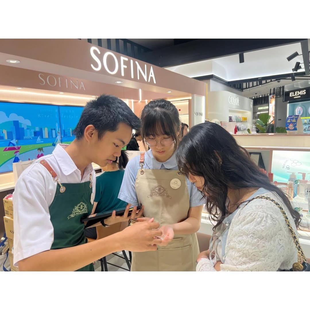 SOFINA與中華基督教會基協中學創立的師生品牌「Just Breathe」合作,創作40周年紀念限定版香水。