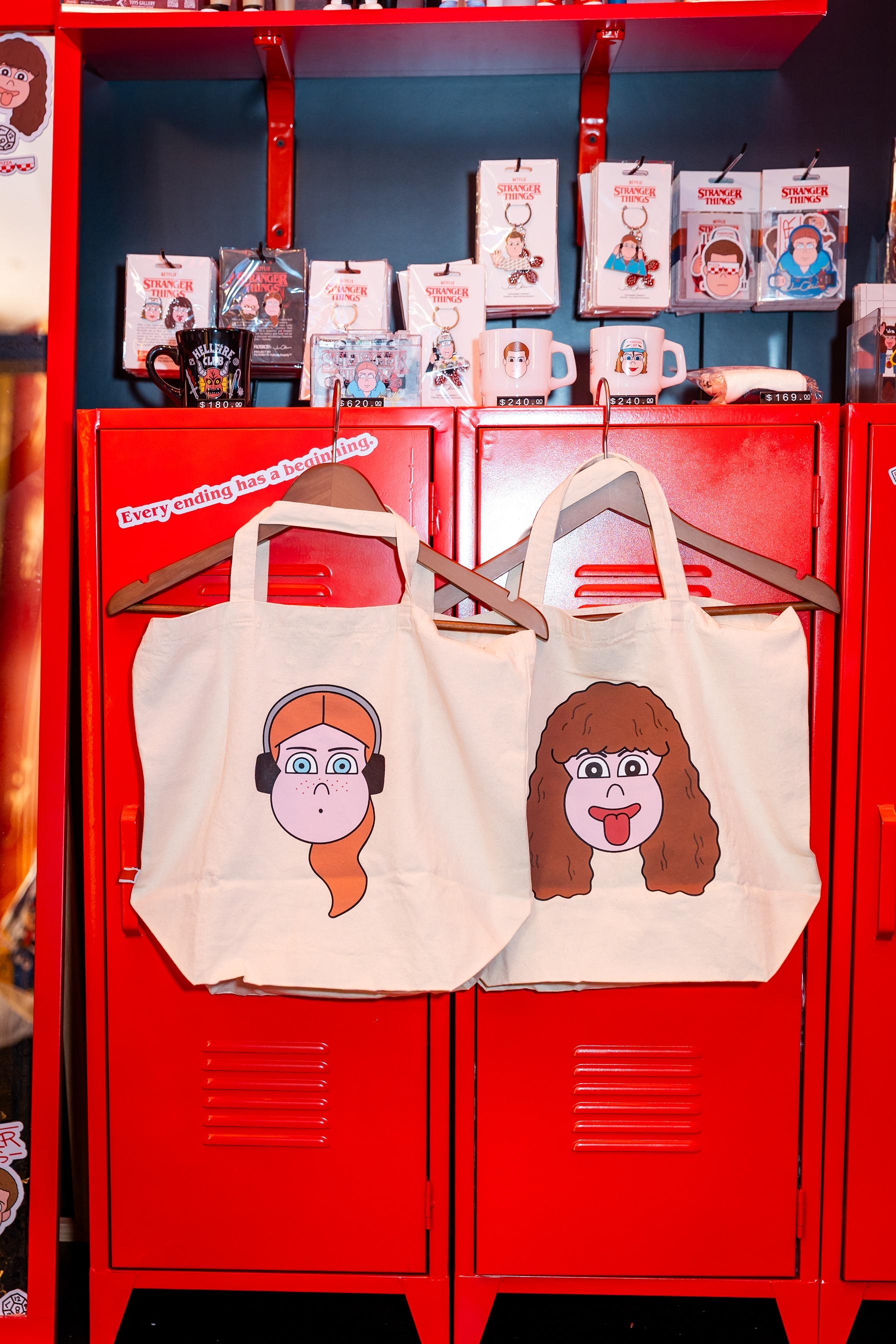 Pop-up限定的編織袋和主題購物袋