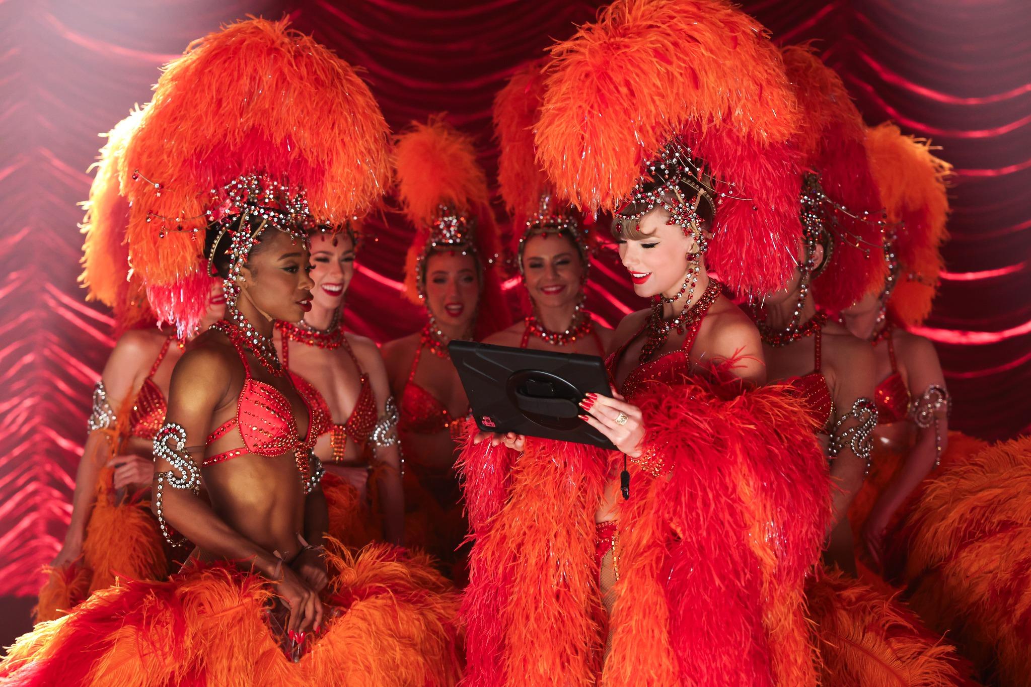 《Showgirl's Official Release Party》3日票房全球大收3.89億元,Taylor Swift成功把專輯發行與電影元素結合。