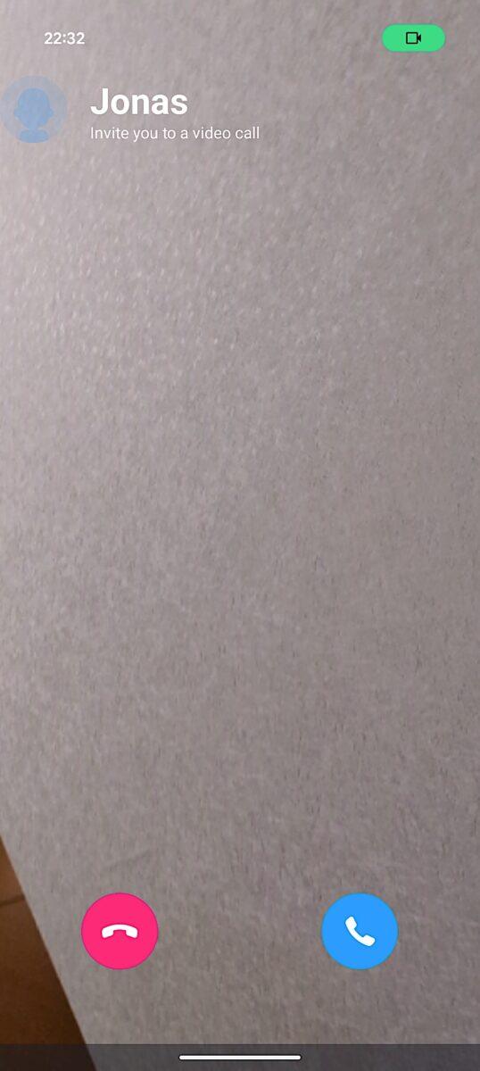 TecAnswer S1H 兒童智能手錶通話的品質不錯,在視像通話時會根據手機本來的設定顯示。