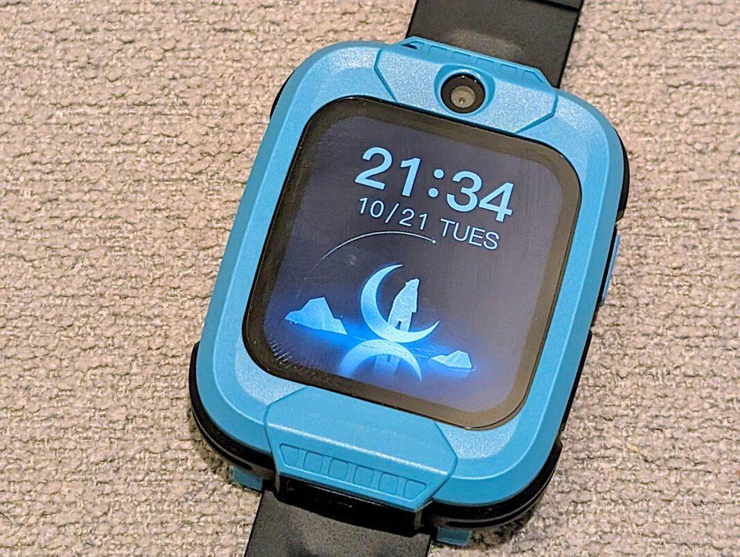 TecAnswer S1H 兒童智能手錶正面最上方則是一個 30萬像素的鏡頭。