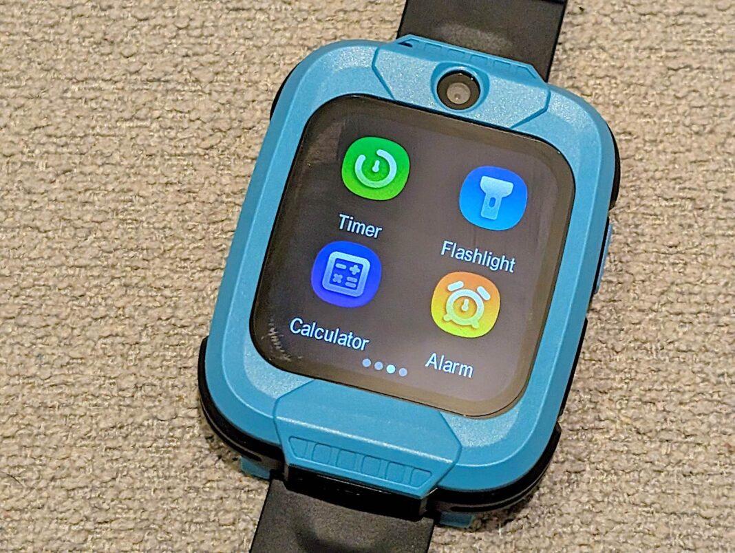 TecAnswer S1H 兒童智能手錶第三頁的倒計時、計算機、鬧鐘與補光燈對小朋友來說未必有太大用處。