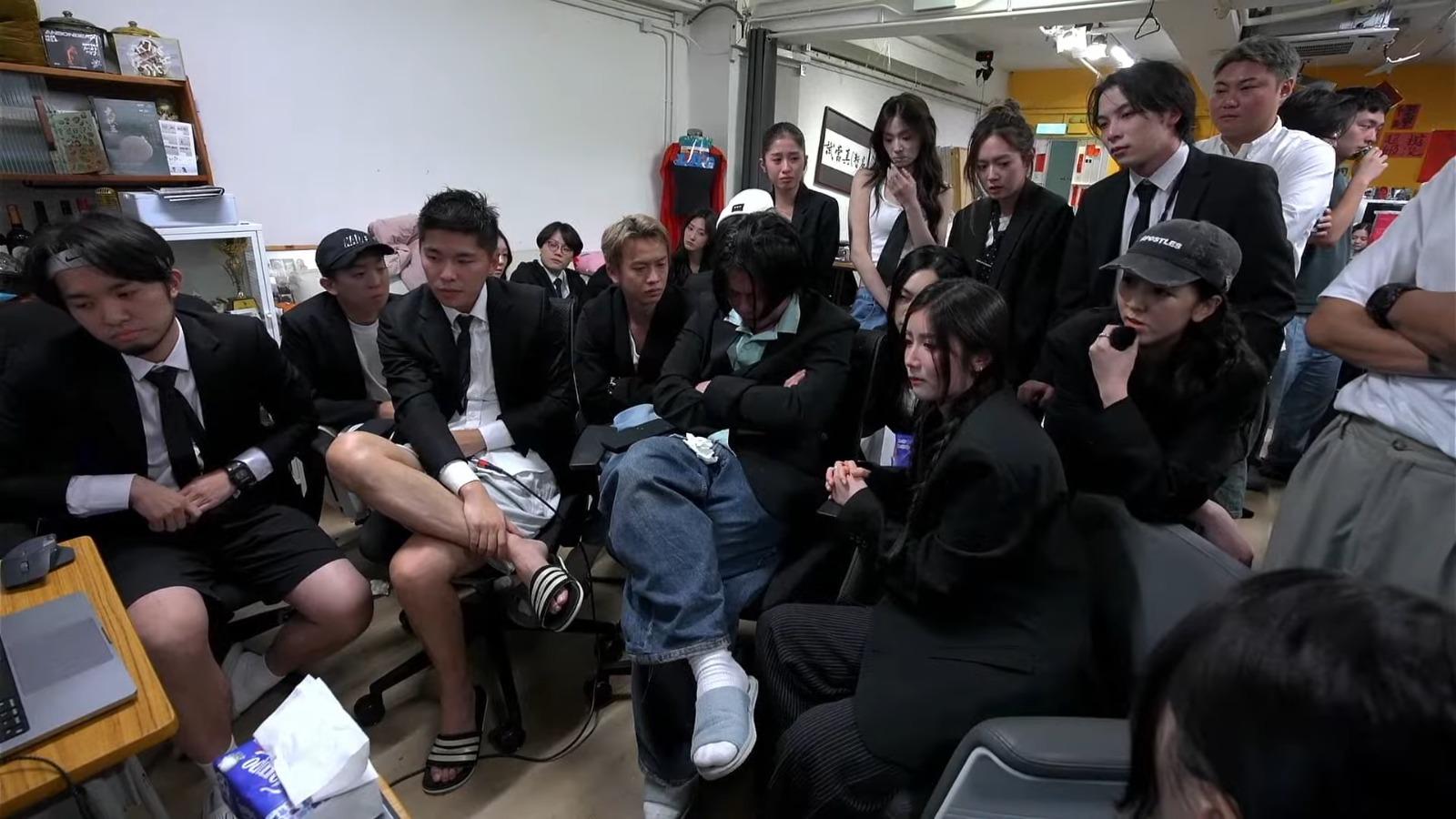 試當真告別直播結束前,幕後導演Ellen向游學修訴不滿。