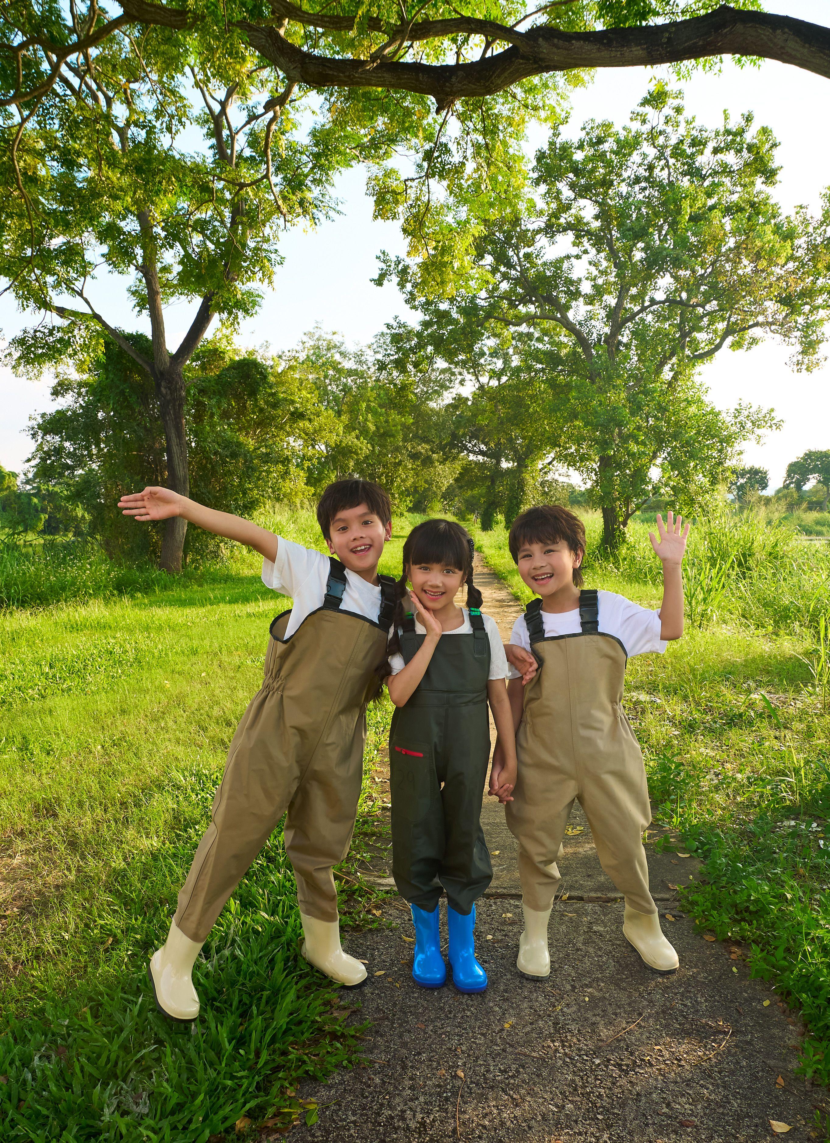 參加者可分別親身走進潮間帶浮橋及米埔稻田,探索米埔。