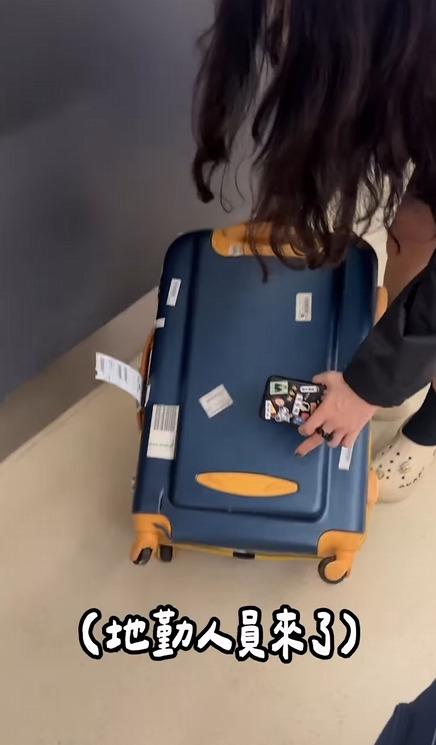 一隻阿圓行李喼受損,地勤人員即時跟進。(Threads截圖)
