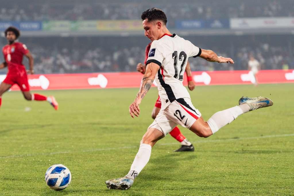 香港隊翼鋒尼高拉斯攻門。(香港足總圖片)