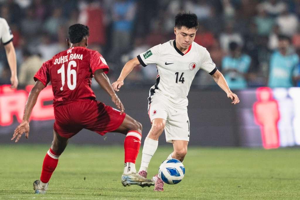 香港隊的余在言引球推進。(香港足總圖片)