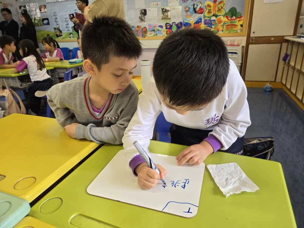 樂善堂梁銶琚學校(分校)引多元化識字策略結合AI加深學生記憶字詞。