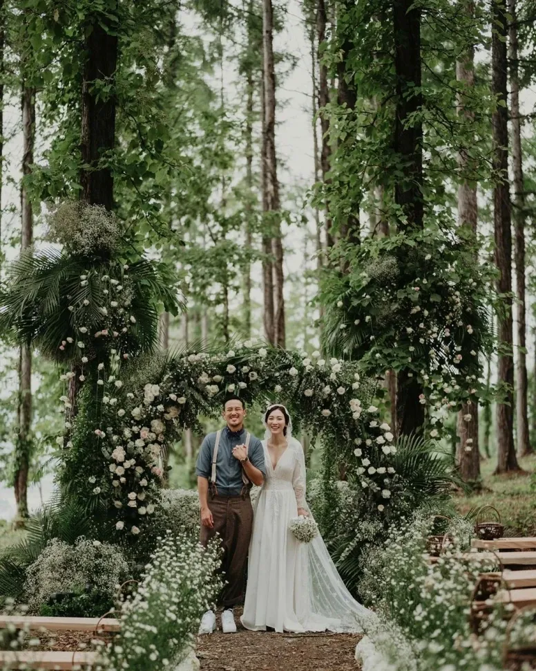 王敏奕、曾國祥在日本北海道的Niki Hills Winery葡萄酒莊舉行森林婚禮。