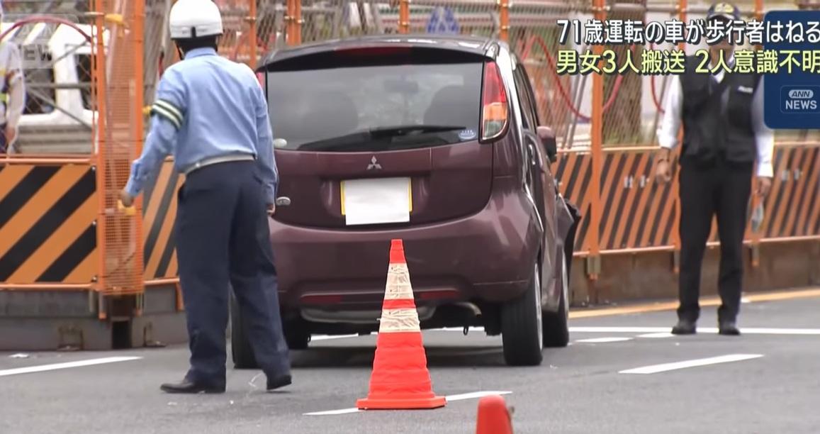 私家車停在十字路口。(互聯網)