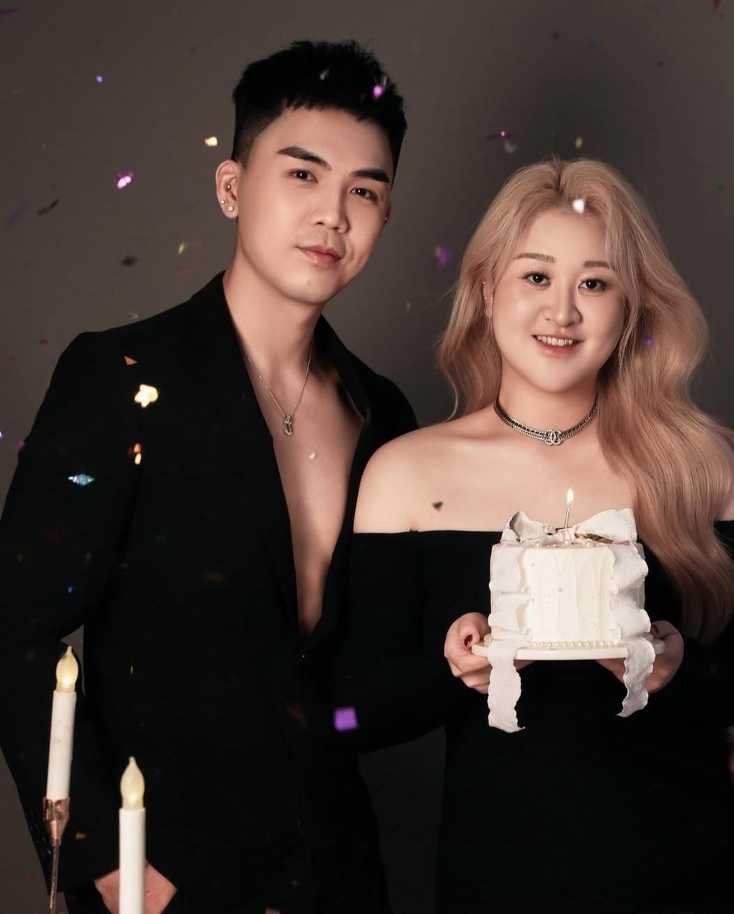 伍富橋與老婆Shirley非常恩愛。