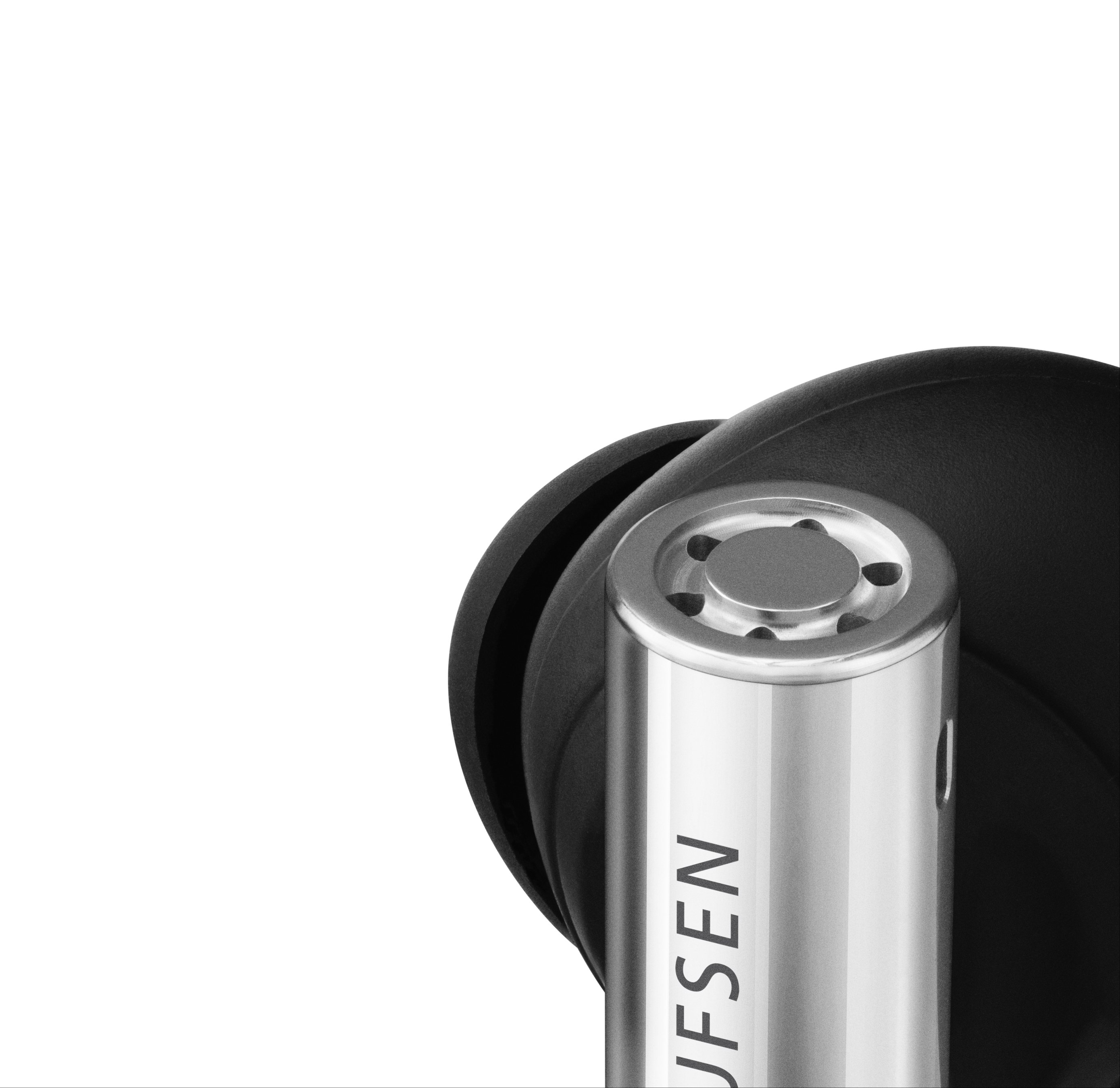 Bang & Olufsen Beo Grace耳機每邊設有3咪高峰。