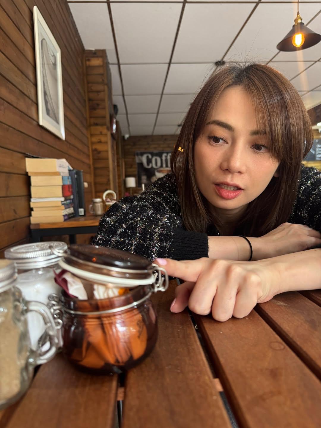 吳日言(Yan)在英國仍不時更新近況。