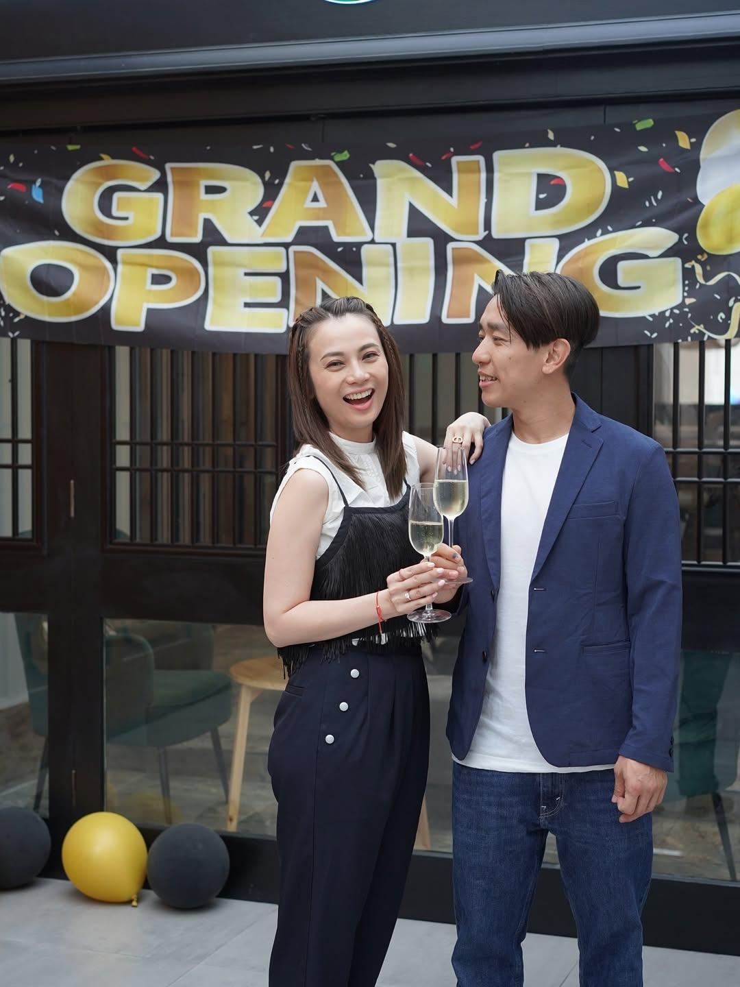 前歌手吳日言(Yan)上年與老公Barry及三名子女移居英國生活。