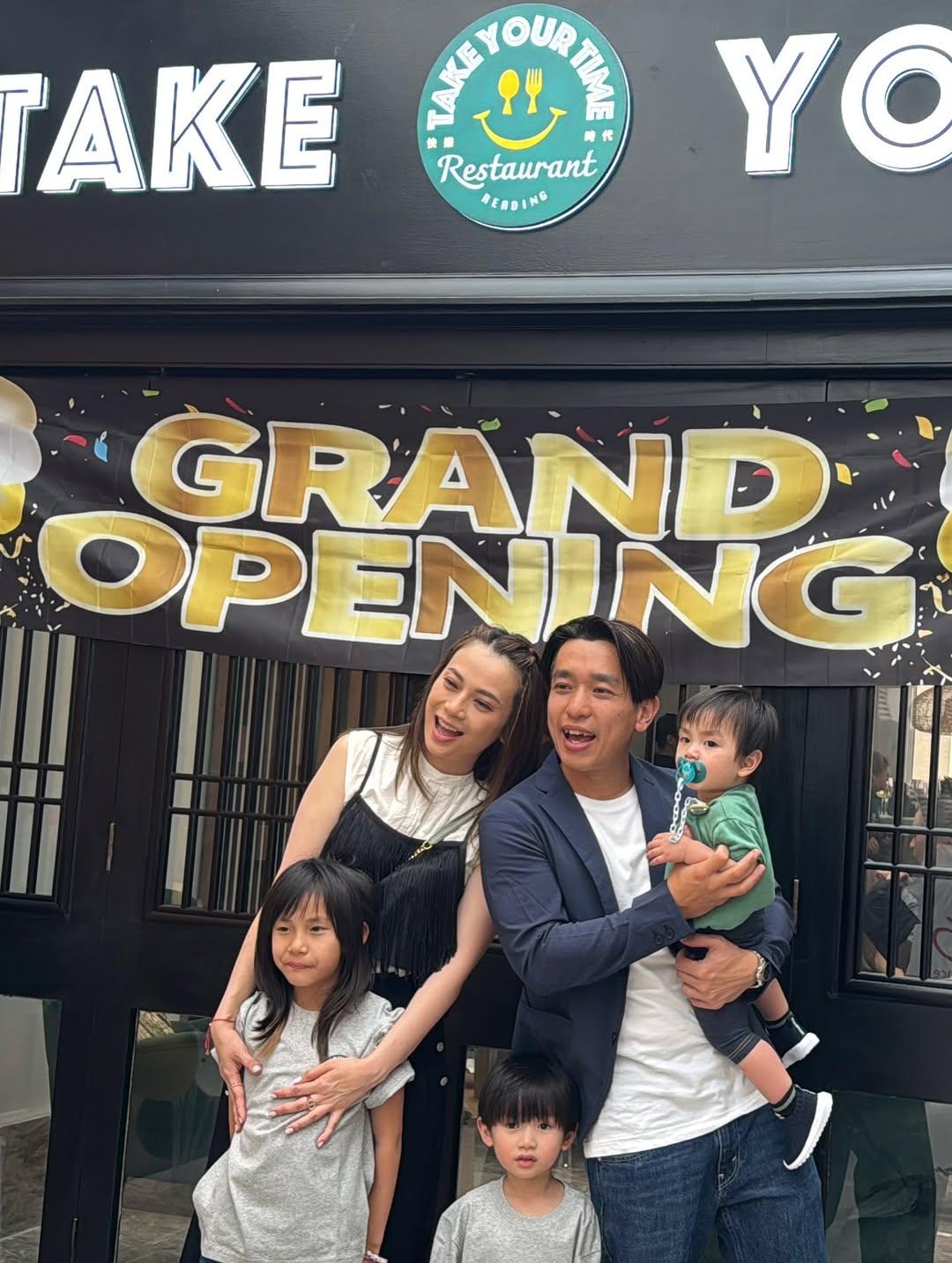 前歌手吳日言(Yan)上年與老公Barry及三名子女移居英國生活。