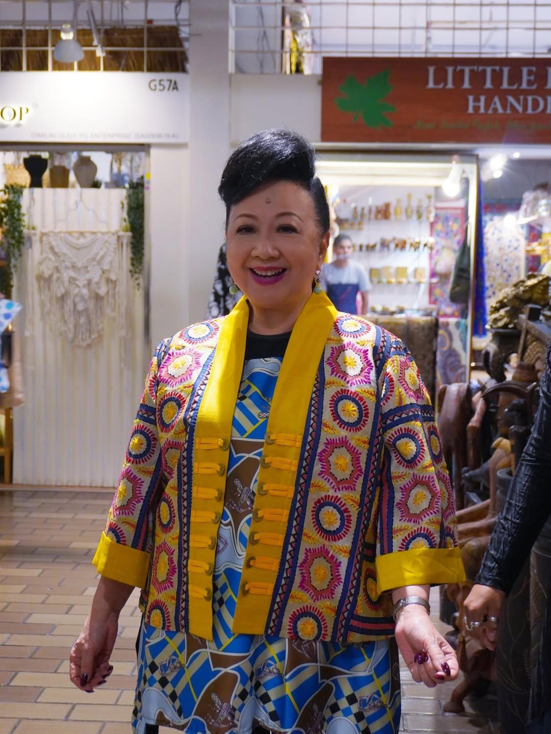 薛家燕額頭正中嘅癦為標誌。