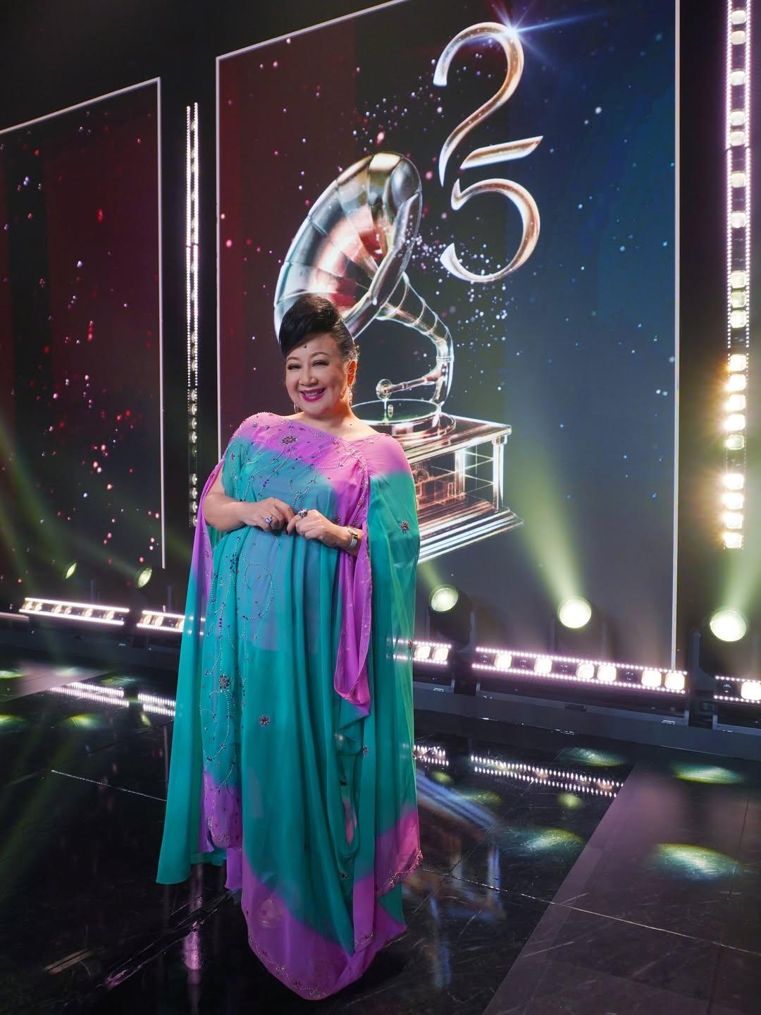 薛家燕透過經理人回答網民熱話,十分大方。