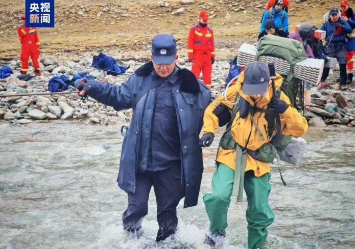 搜救自10月5日開始,直至10月7日才完成全部搜救行動。(《央視新聞》)