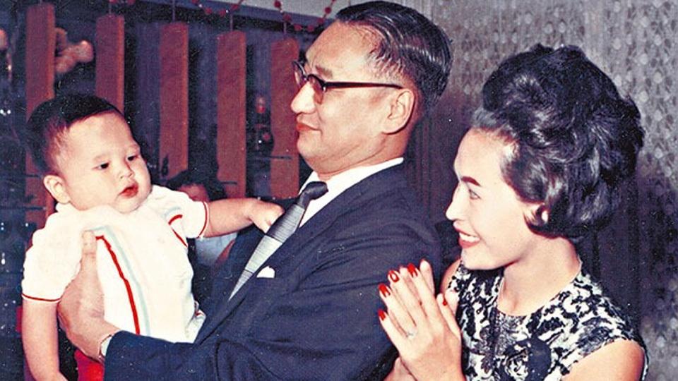 黃夏蕙為胡百全誕下4子2女。