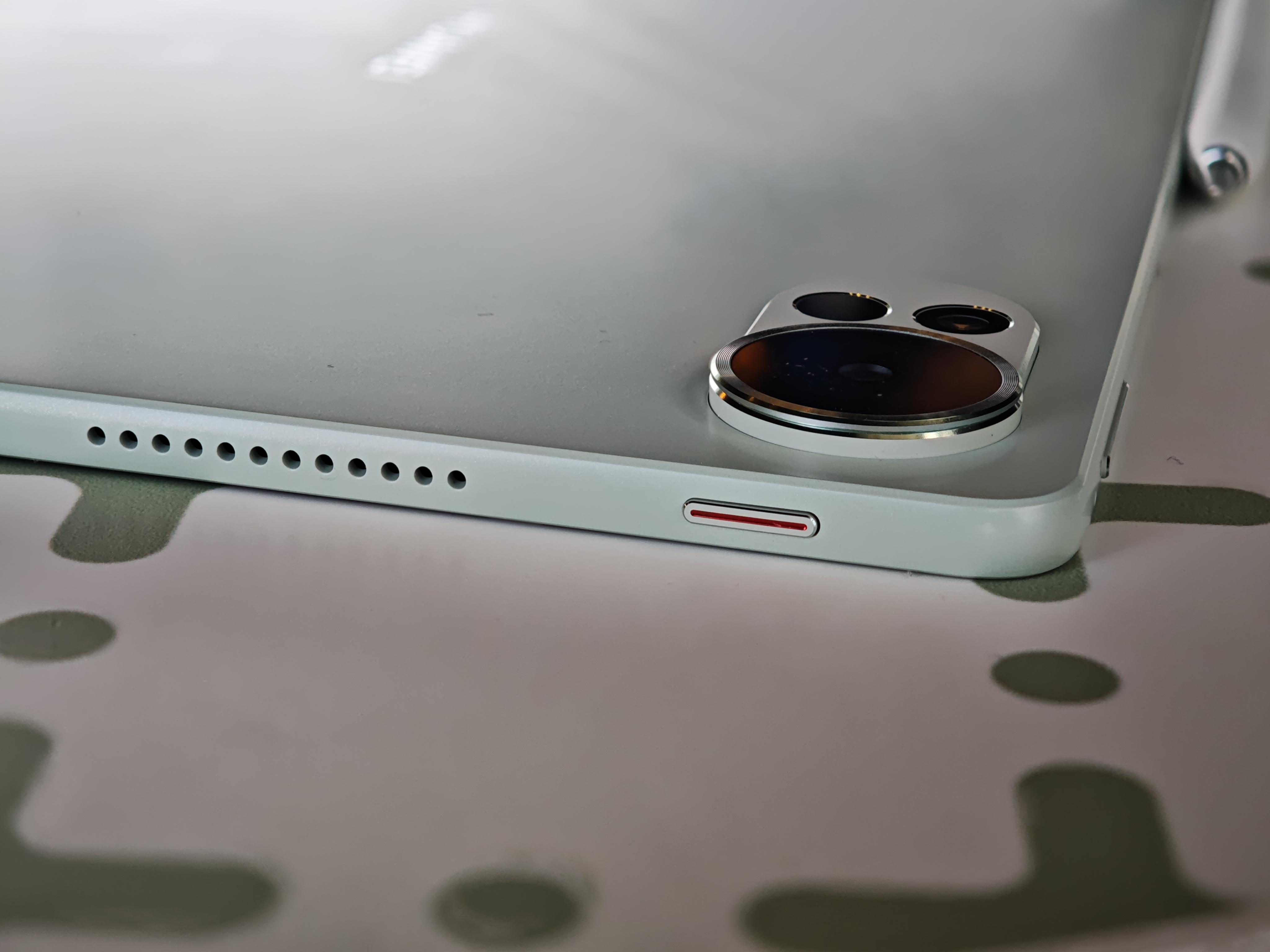 HUAWEI MatePad 12的6揚聲器支援HUAWEI SOUND技術。