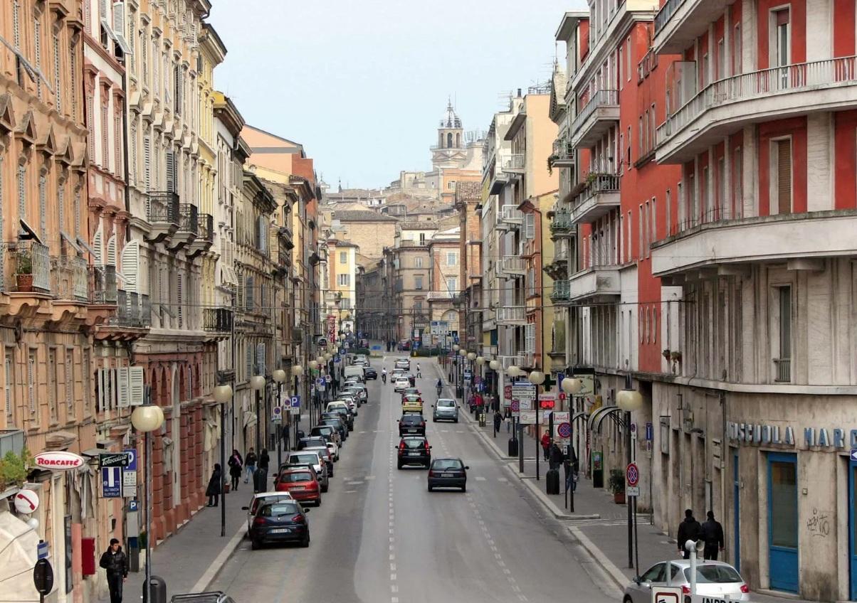 受害人到意大利中部城市馬切拉塔(Macerata)短期留學期間,遭男子性侵。(互聯網)