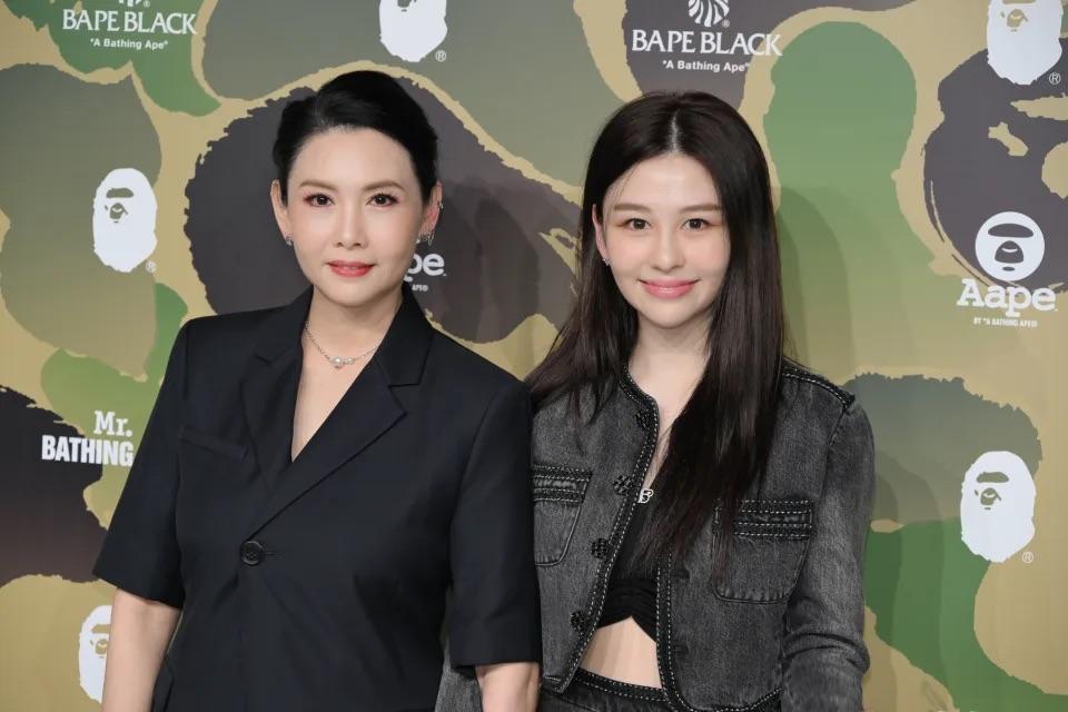 邱淑貞和大女沈月。