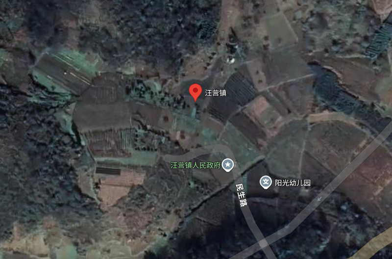 利川市汽車撞上行人路的地點。