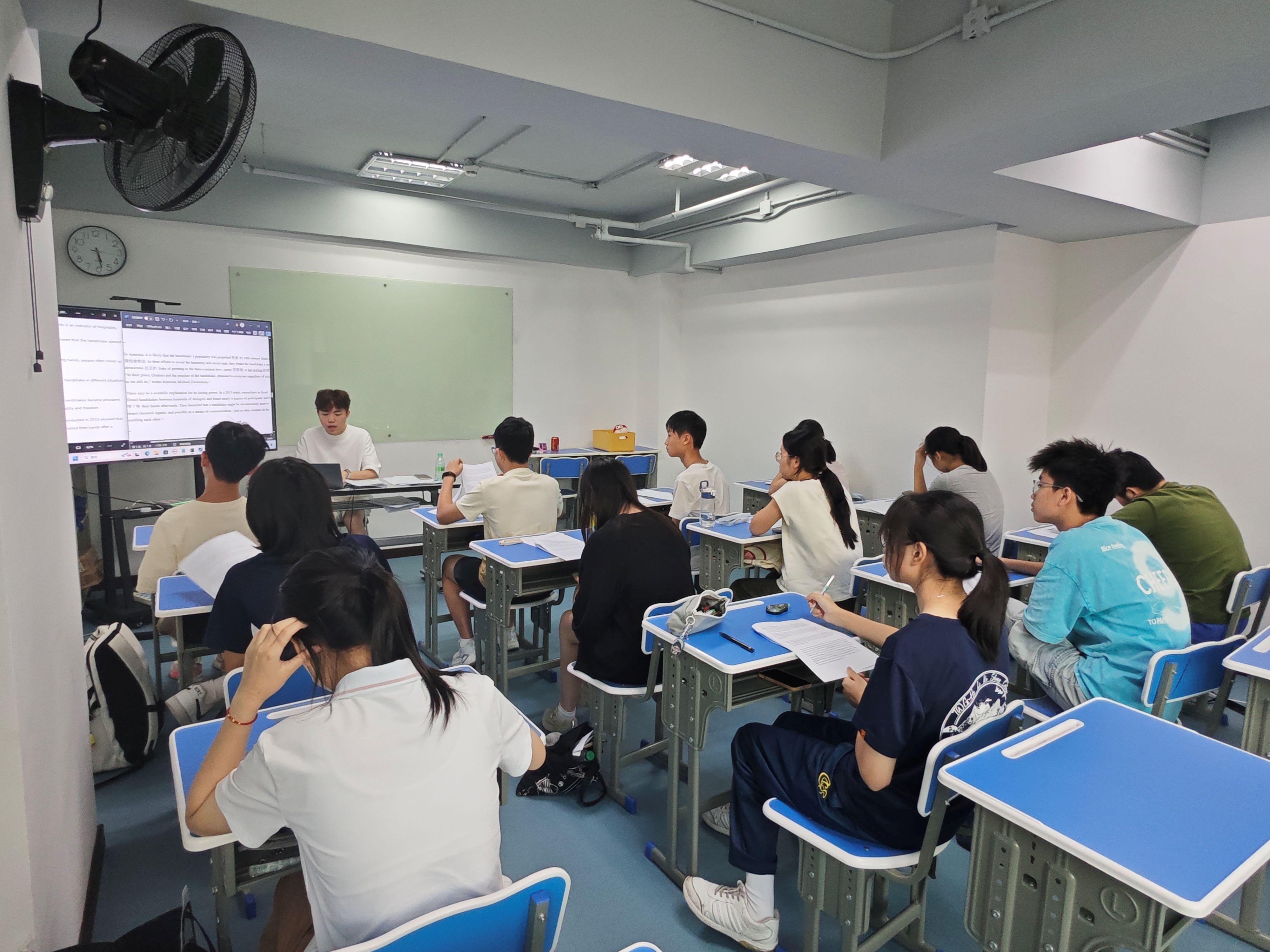 同學課程包括英文閱讀班。(受訪者提供)