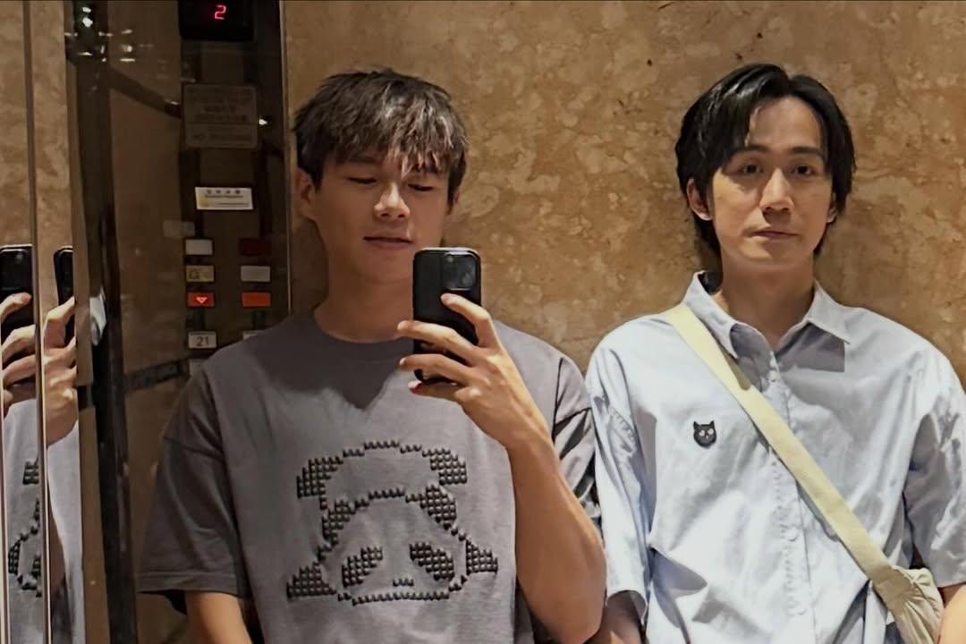 柯煒林分享《觸電》幕後花絮照片,吳肇軒在戲中演他的打機拍檔。(IG@willallwailam)