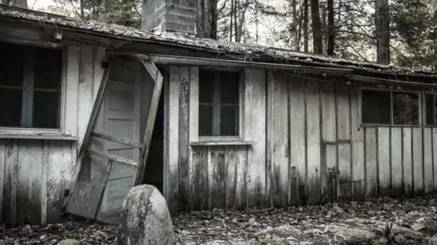 達德利鎮是美國最知名的「鬼鎮」之一,至今只剩下一些廢棄房屋。(互聯網)