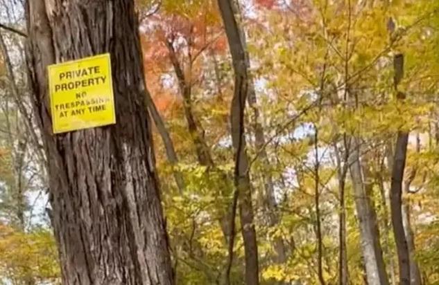 達德利鎮是美國最知名的「鬼鎮」之一,至今只剩下一些廢棄房屋。(互聯網)