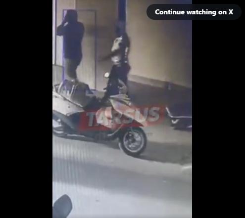 丈夫在樓下查看升降機情況後掩面,看似不知所措。(互聯網)