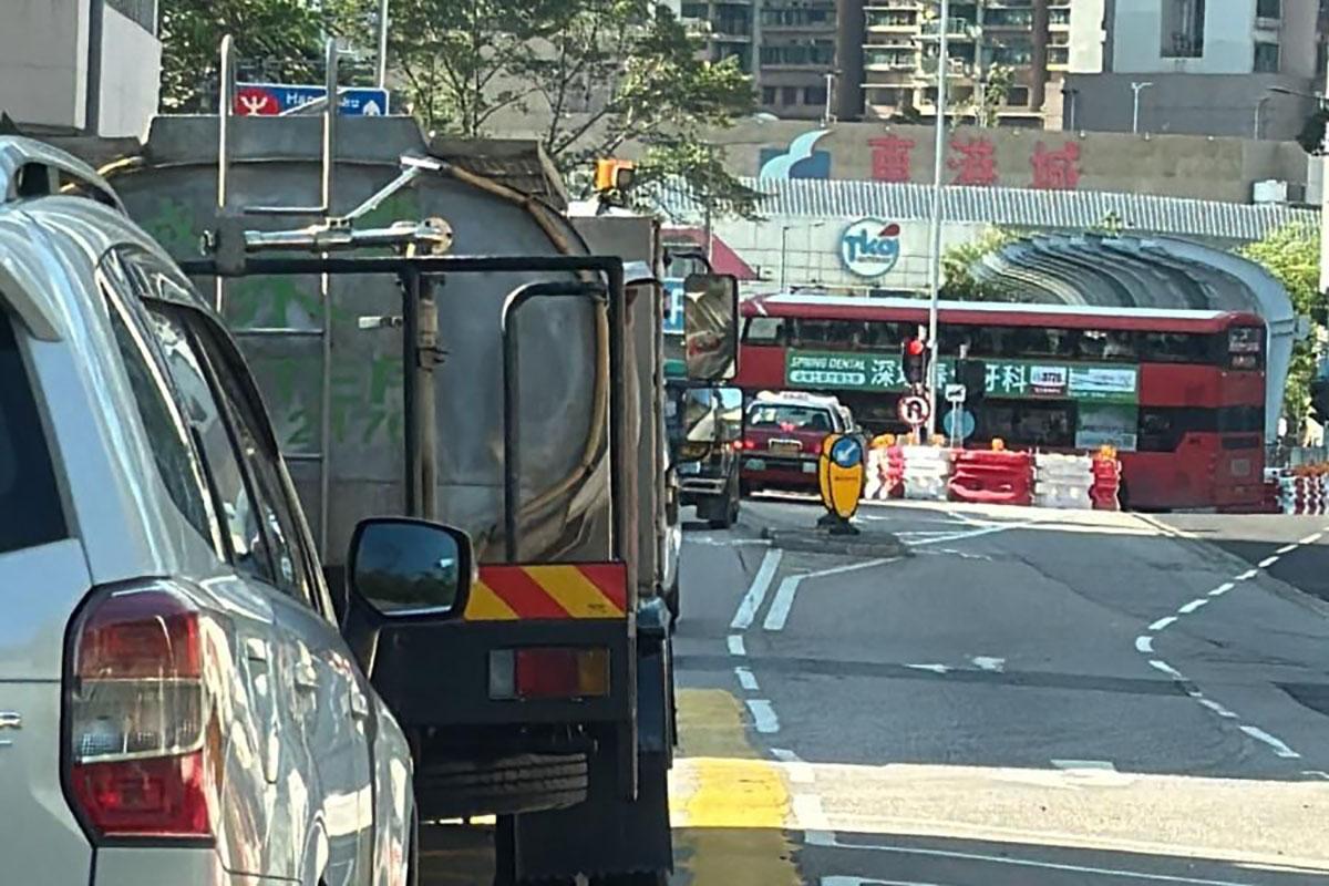 影業路、寶寧路及常寧路交界已改為交通燈十字路口。(網民Fung Har Wong@FB群組「將軍澳主場」)