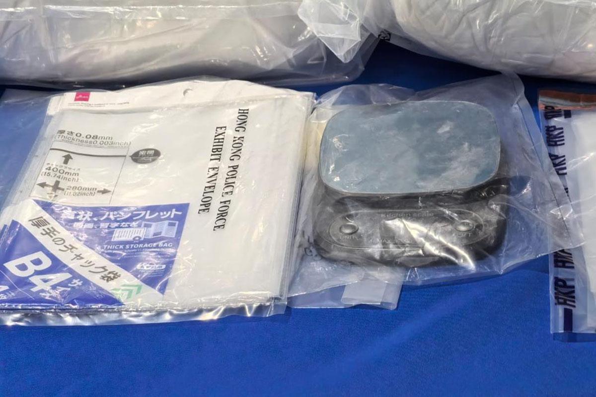 警方行動中檢獲約200公斤的懷疑氯胺酮和磅等工具。