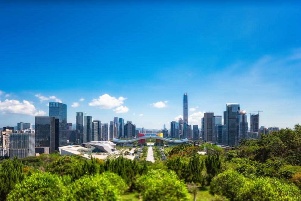 蓮花山公園面積達194公頃,集自然風光、人文景觀與城市休閒於一體的綜合性市政公園,能夠近距離觀看整個深圳市民中心,有「城市會客廳」之譽。(圖片來源:Shutterstock)