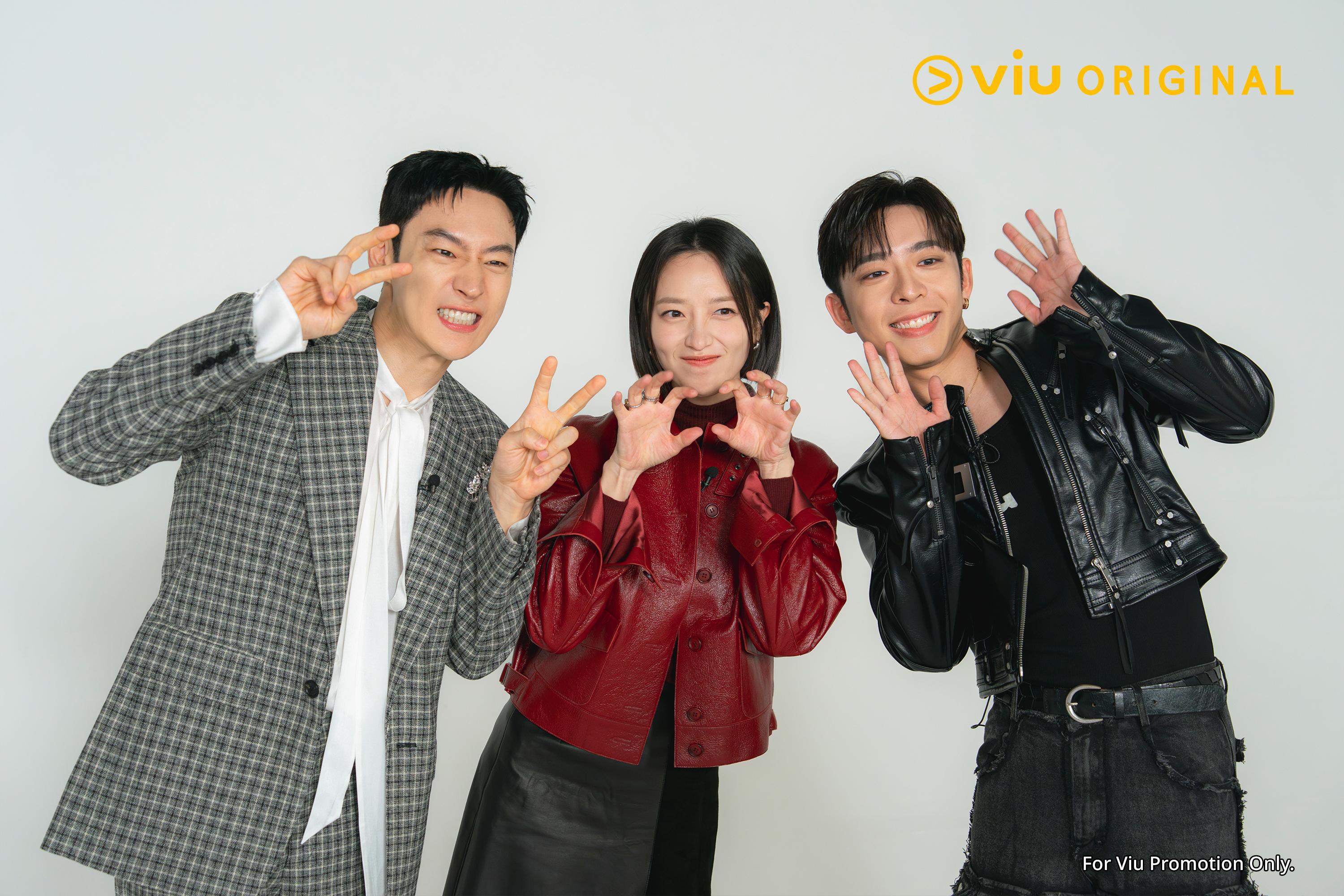 李帝勳、表藝珍、呂爵安扮鬼扮馬。