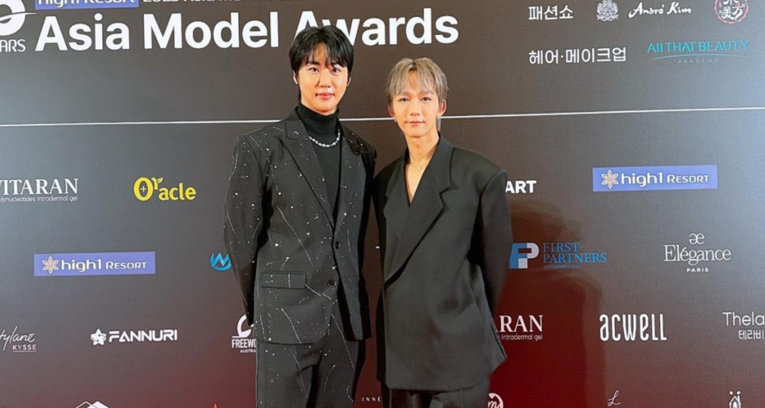 Alton在韓國YS Group社長Yong Heo安排下親赴當地,奪取「Asia Special Award 亞洲巨星獎」。