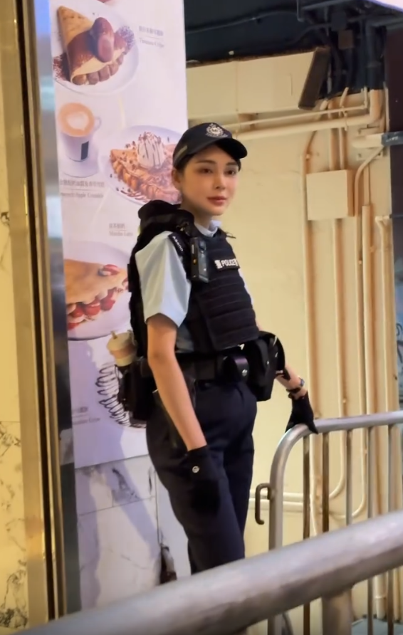 仙氣女警現身蘭桂坊(Threads影片截圖)