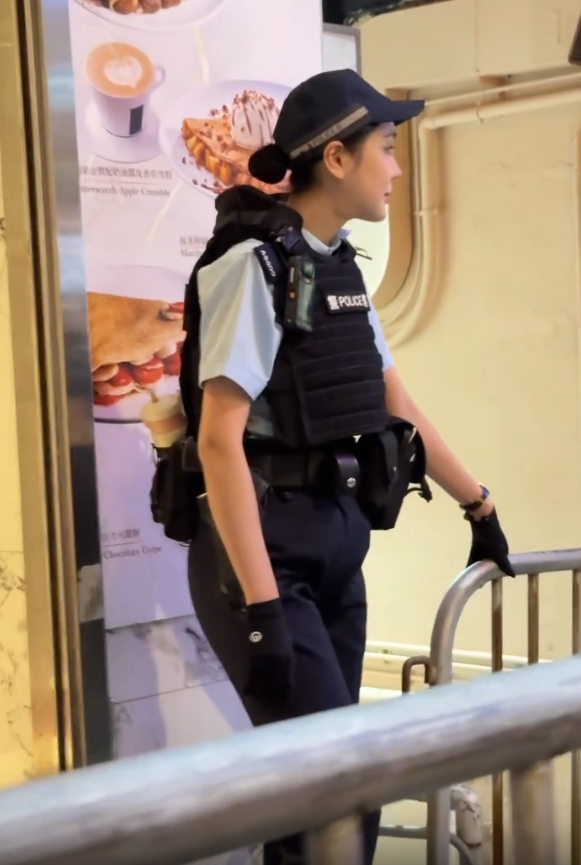 仙氣女警現身蘭桂坊(Threads影片截圖)