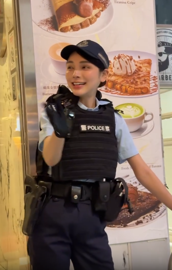 仙氣女警現身蘭桂坊(Threads影片截圖)