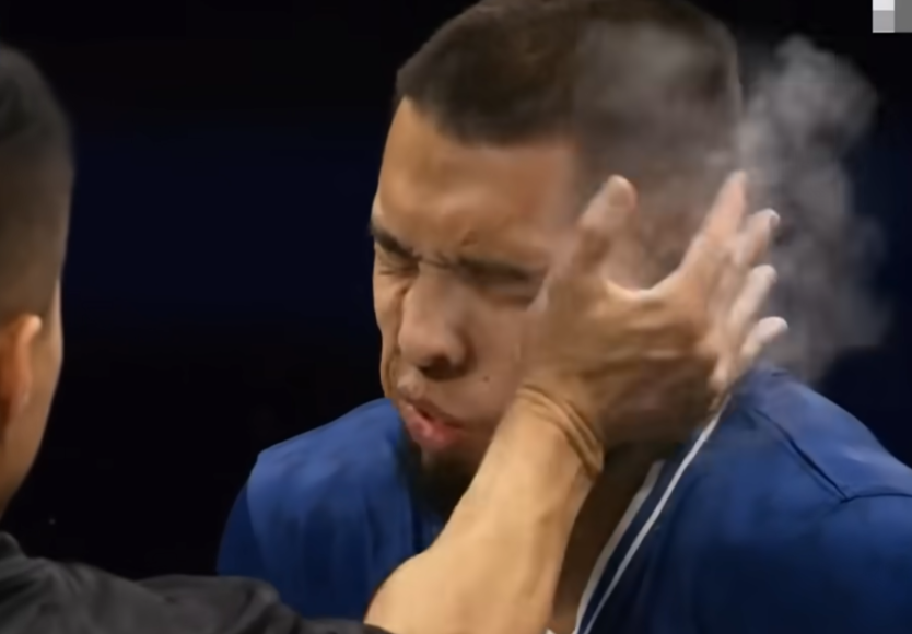 中國通背拳傳人「打耳光」大賽 遭摑3掌流鼻血翻白眼昏倒(有片)