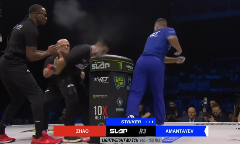 中國通背拳傳人「打耳光」大賽 遭摑3掌流鼻血翻白眼昏倒(有片)