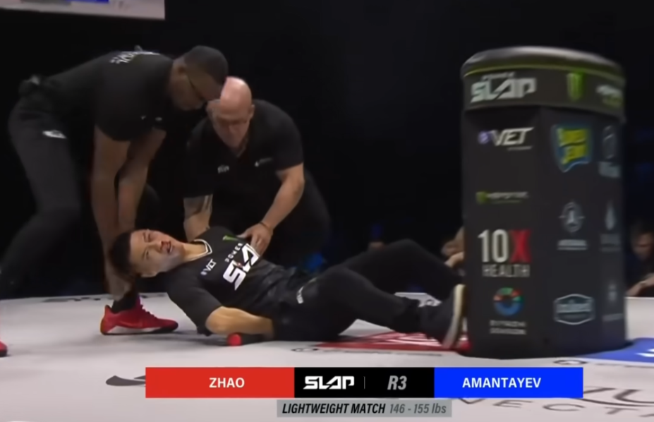 中國通背拳傳人「打耳光」大賽 遭摑3掌流鼻血翻白眼昏倒(有片)