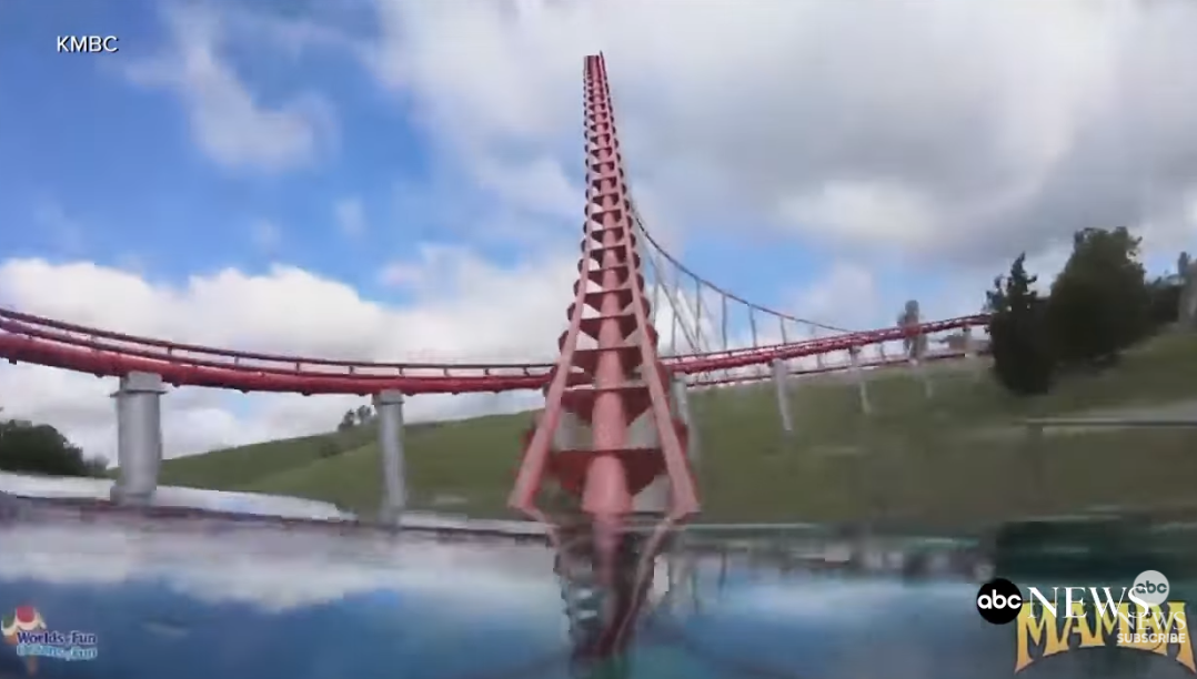 女童搭過山車安全帶突鬆脫 幸獲前座夫婦緊抓不放