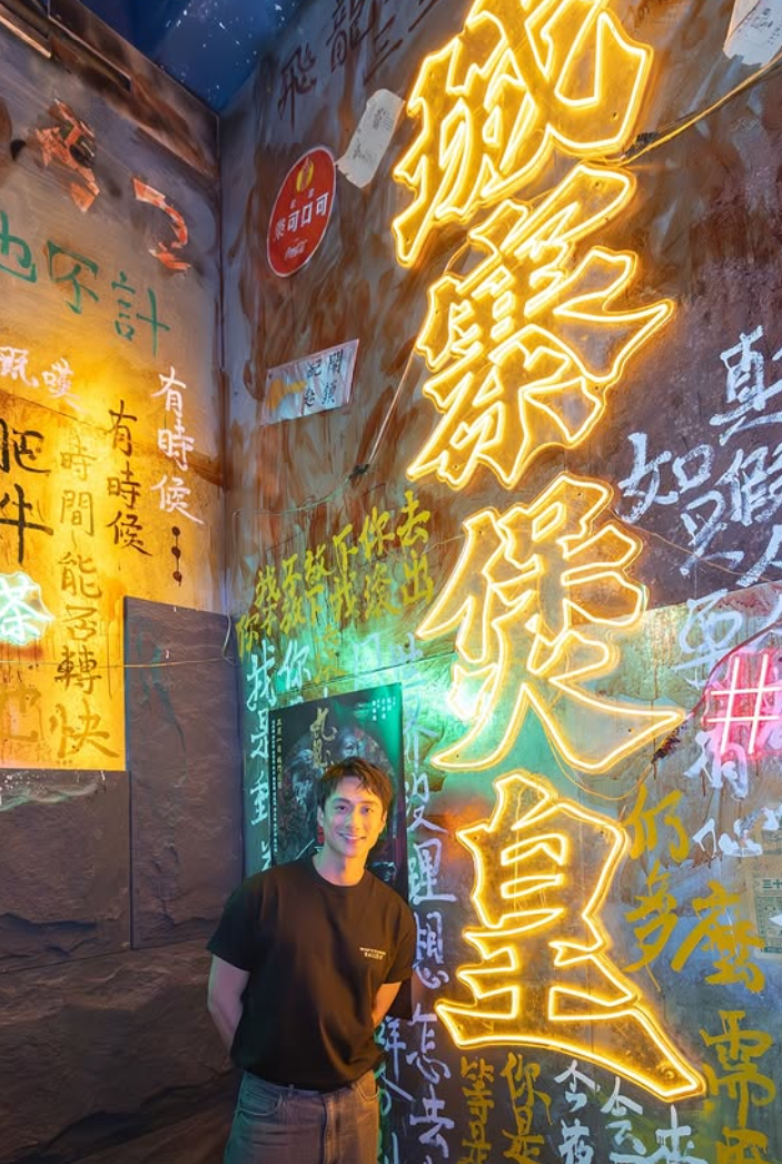 尖沙咀火鍋店「城寨煲皇」將在明年2月中結業,《九龍城寨之圍城》演員古天樂、林峯、任賢齊、劉俊謙、伍允龍等亦曾光顧。(ig@jcblanc.studio)